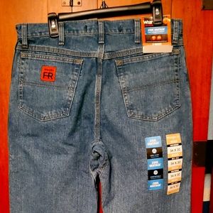 BRAND NEW WITH TAGS WRANGLER FR JEANS